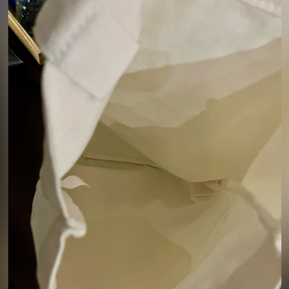 Canvas White Tote Bag With Gold Heart - Picture 4 of 4